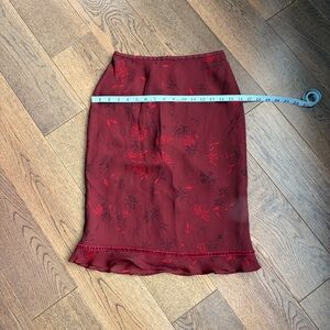 Chic Burgundy Floral Pencil Skirt